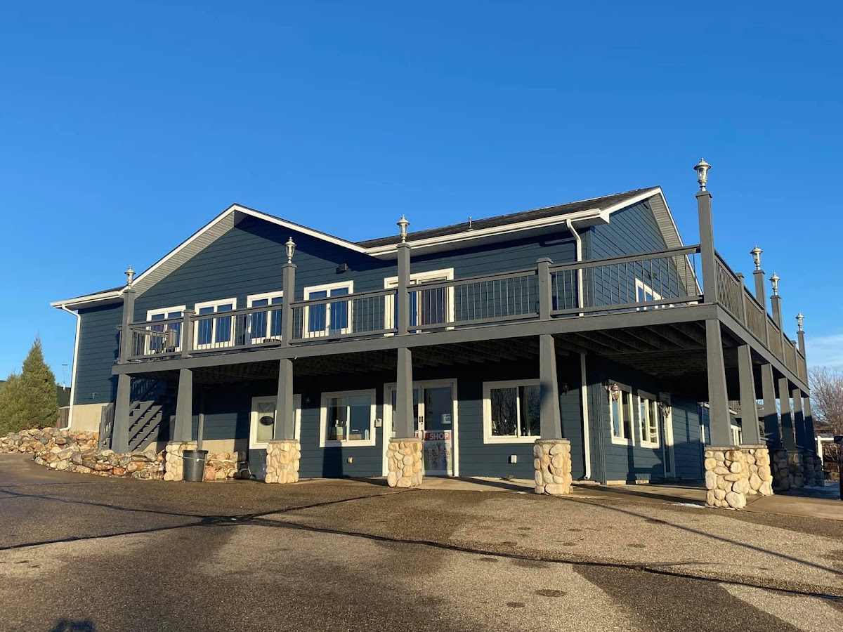 Lakes Bar & Grill-3