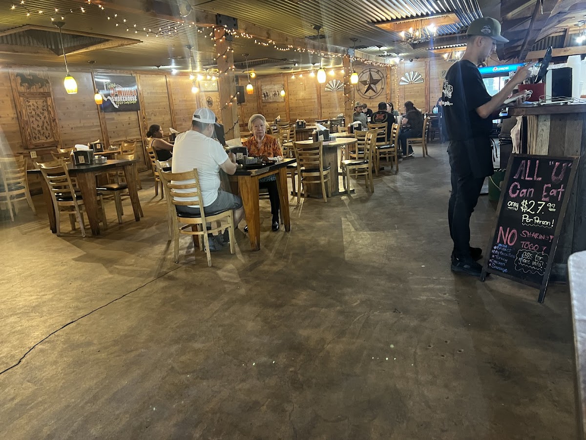 Texas D Willies Smokehouse-4