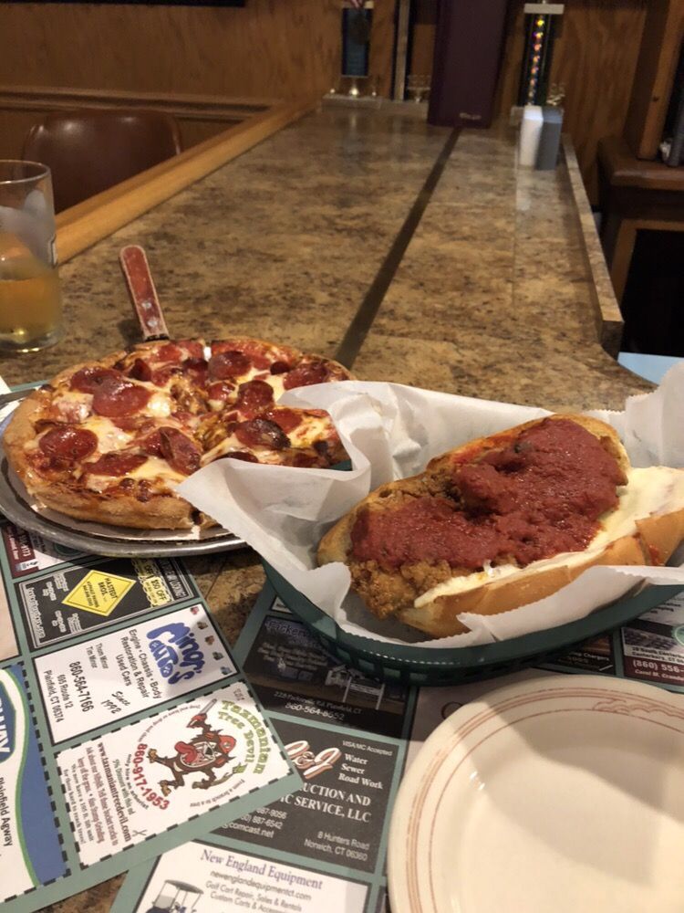 Gus' Pub And Pizzarama-2