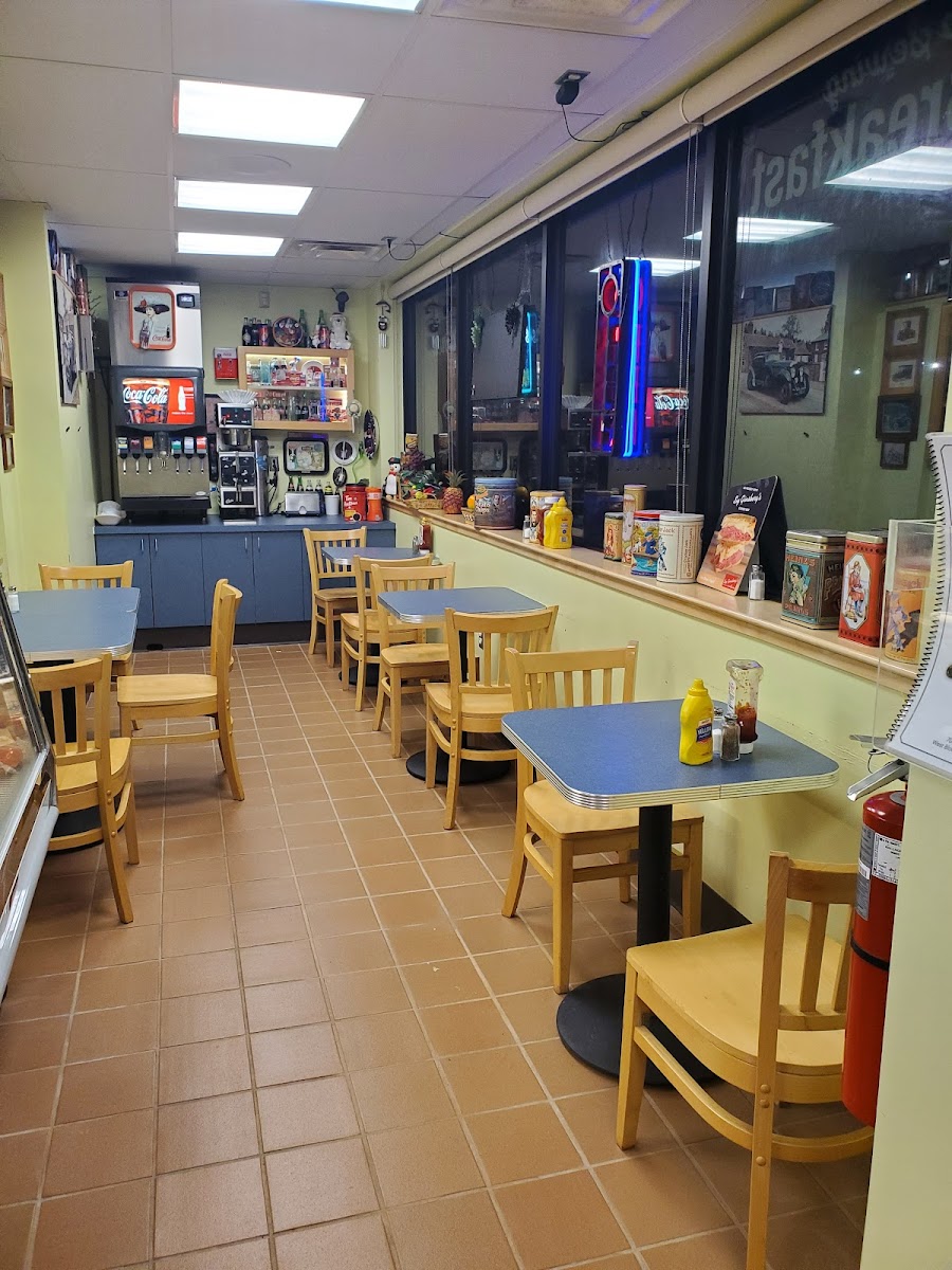Boris's Deli-4