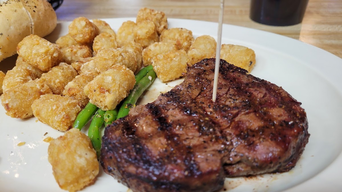 Putter's Patio & Grill-3