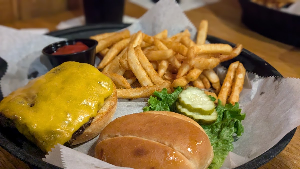 The Lakes Sports Bar and Grill-2