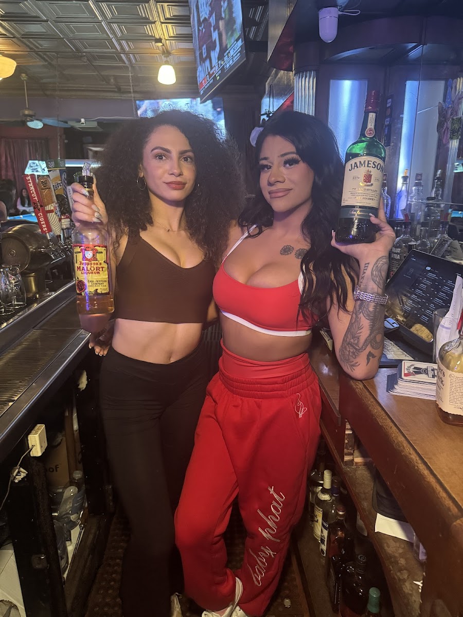 Ten Cat Tavern-3