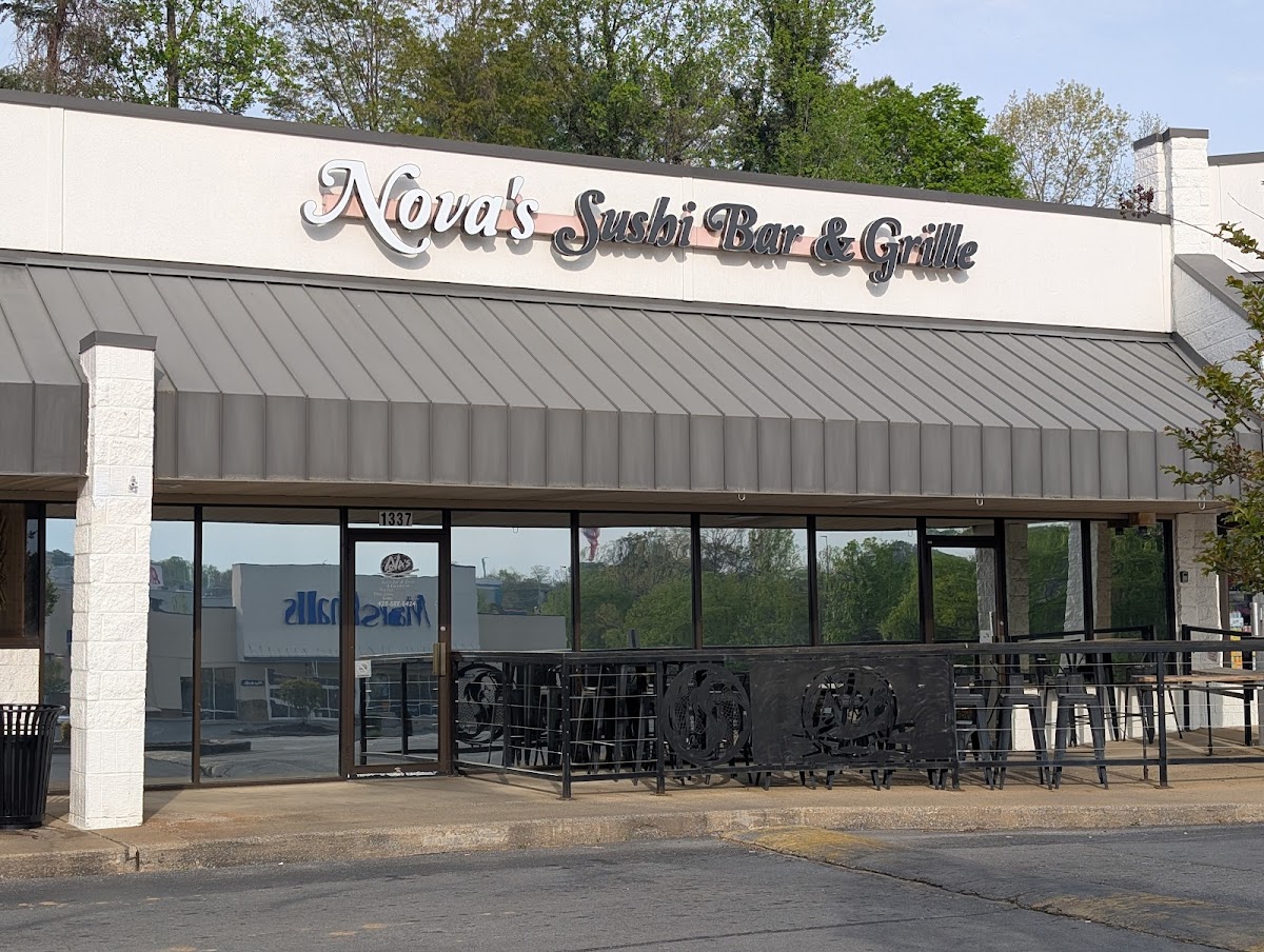 Nova’s Sushi Bar And Grille-4