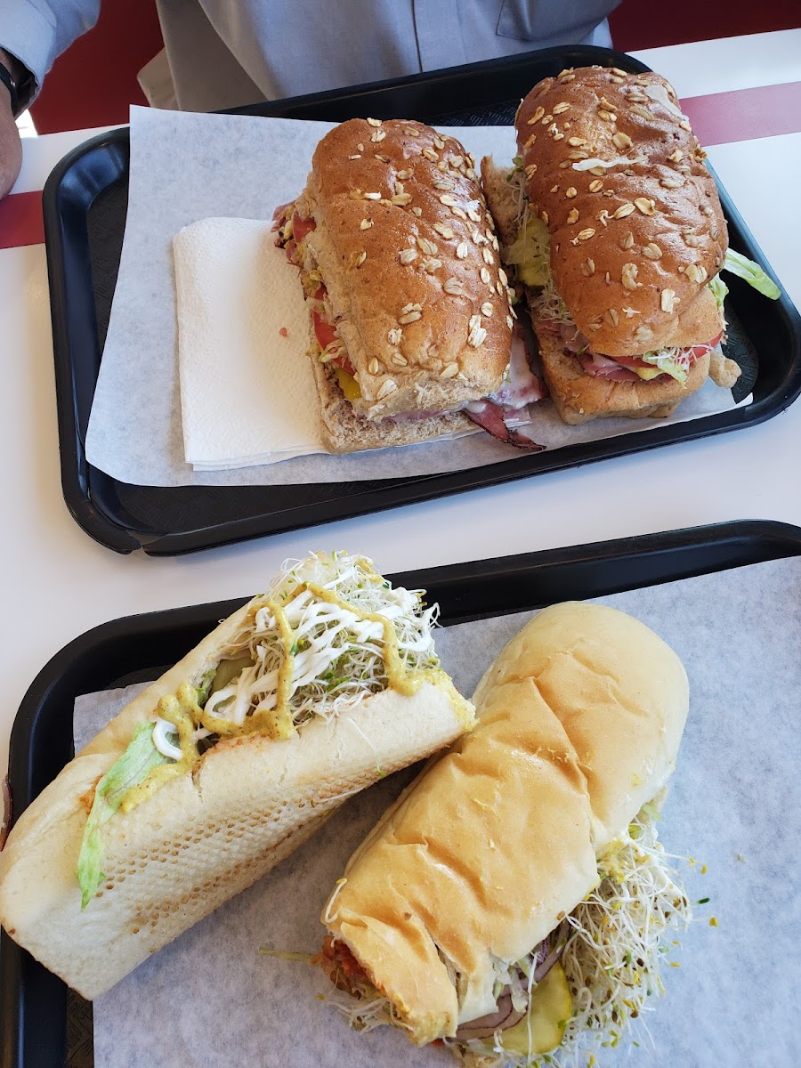 Laurie's Deli-2