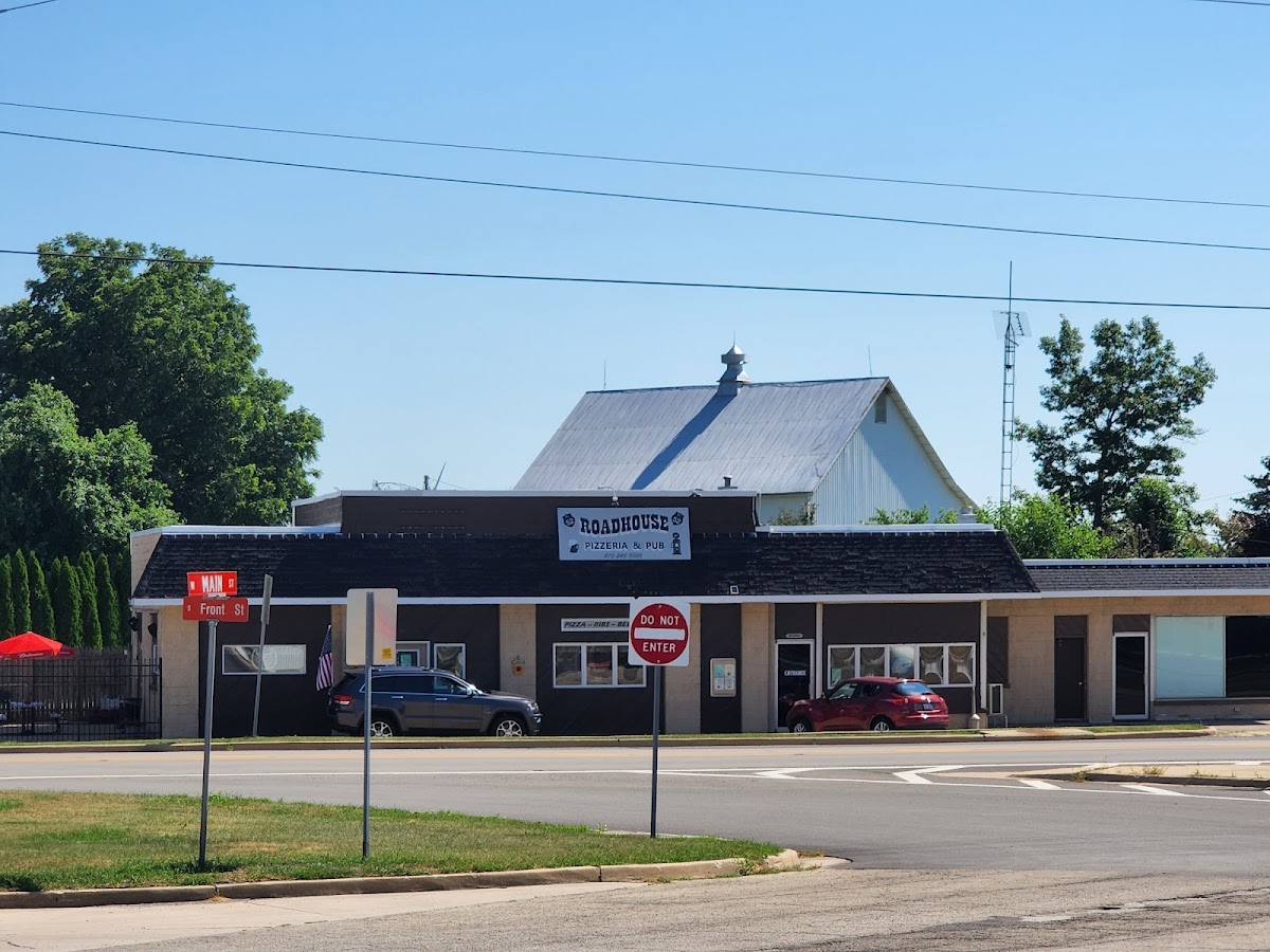 Roadhouse Pizzeria And Pub-3