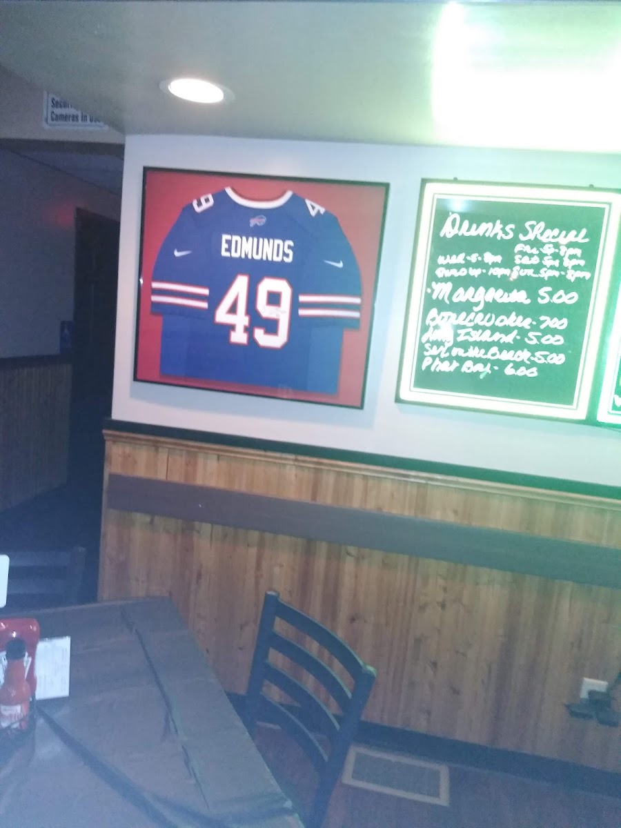 Club 77 Bar & Grill-4