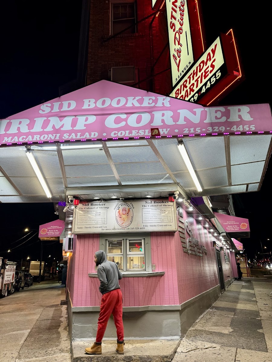 Sid Booker's Shrimp Corner-3