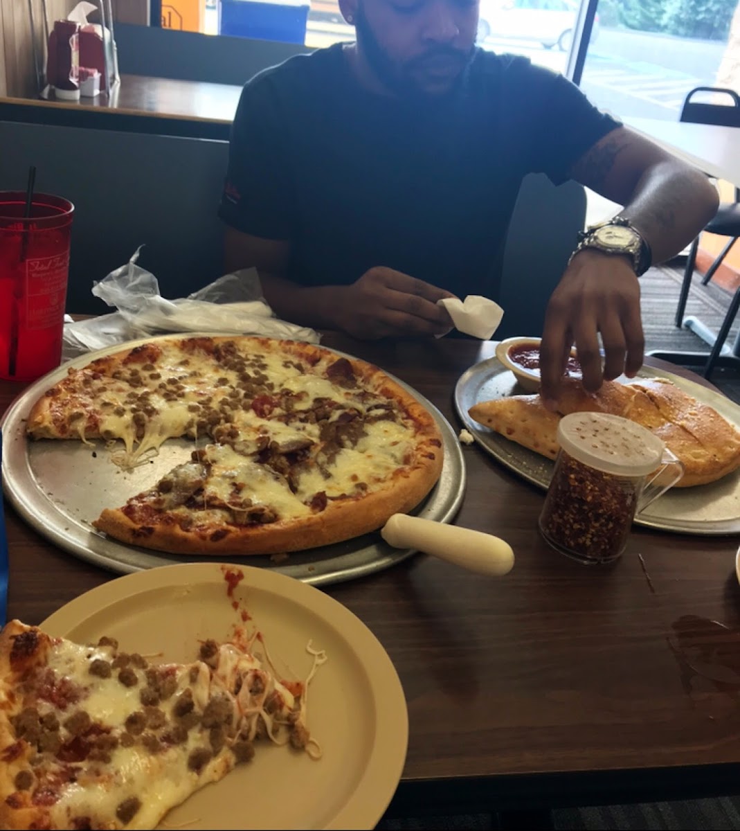 Queen's Pizza & Subs-5