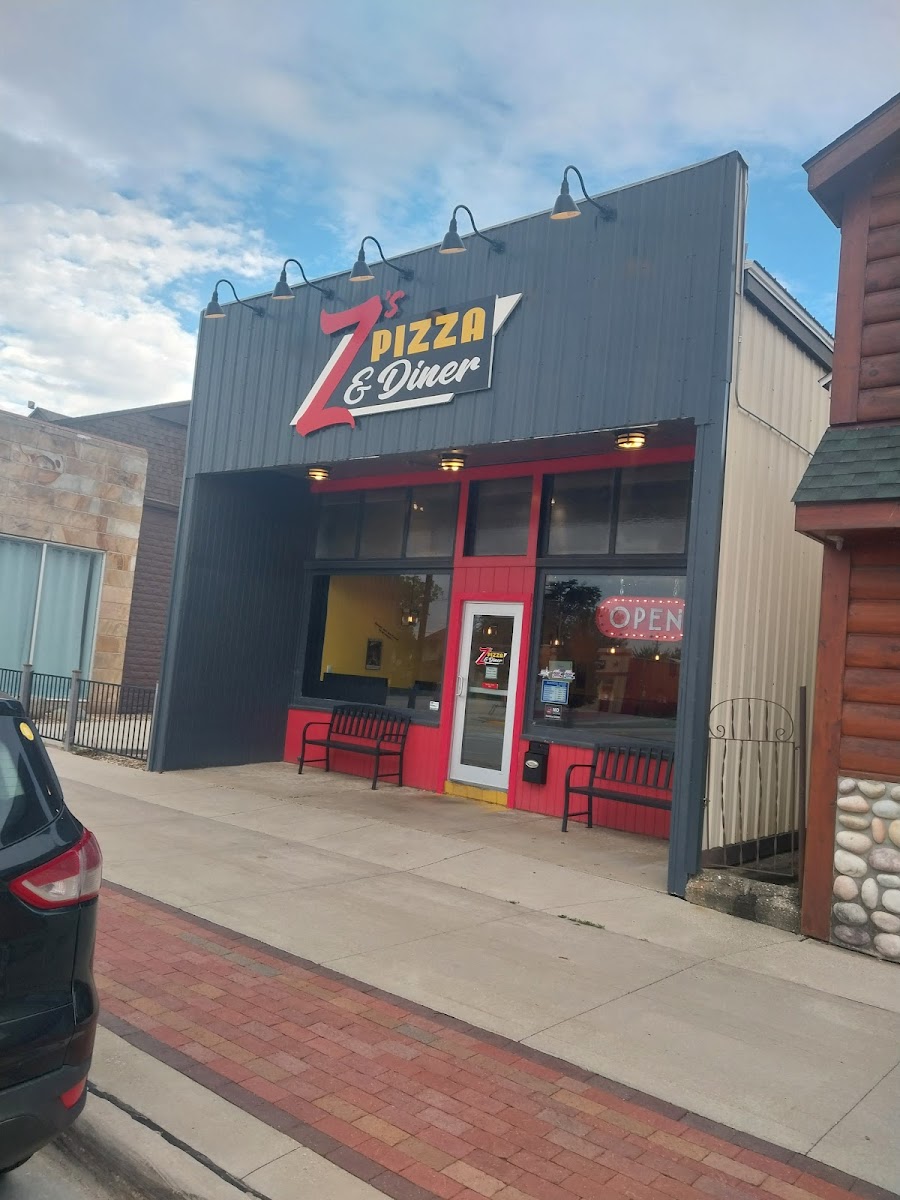 Z's Pizza & Diner-5