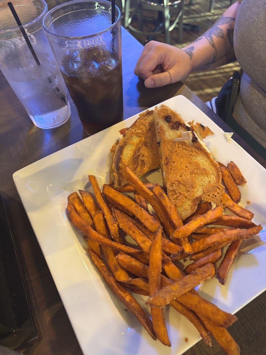 Little Bar And Grill-3
