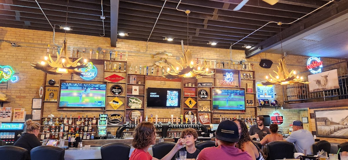 Little Bar And Grill-4