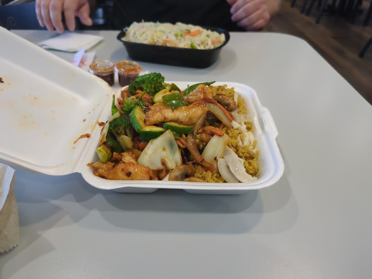 Michelle’s Wok N Roll-4