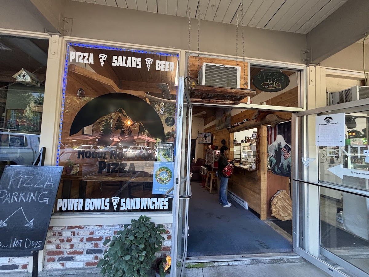 Mogul Mountain Pizza