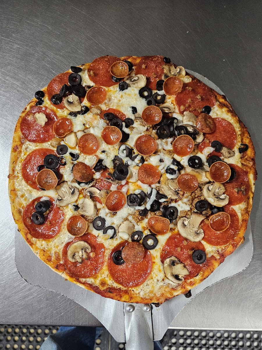 Mogul Mountain Pizza-4