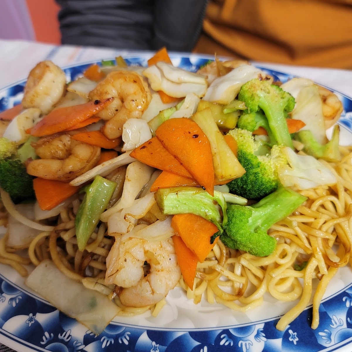 Bea's Wok N Roll-3