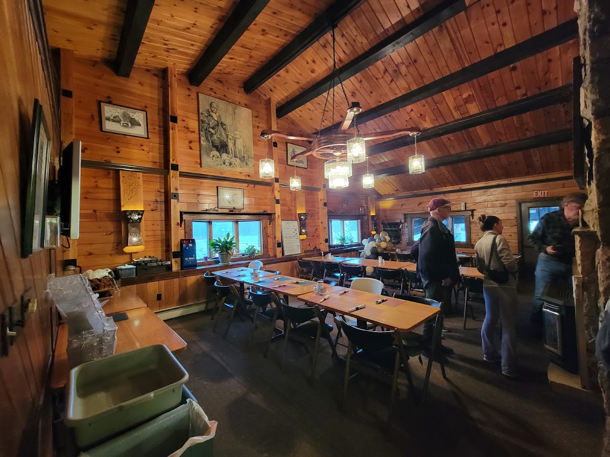 Restless Oaks Restaurant-3