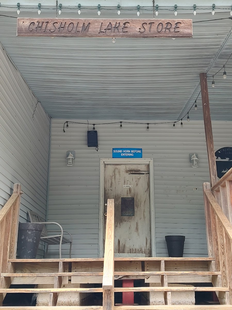 Chisholm Lake Store