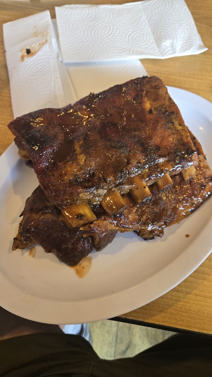 Pigout Bbq & Southern Soul Food-5