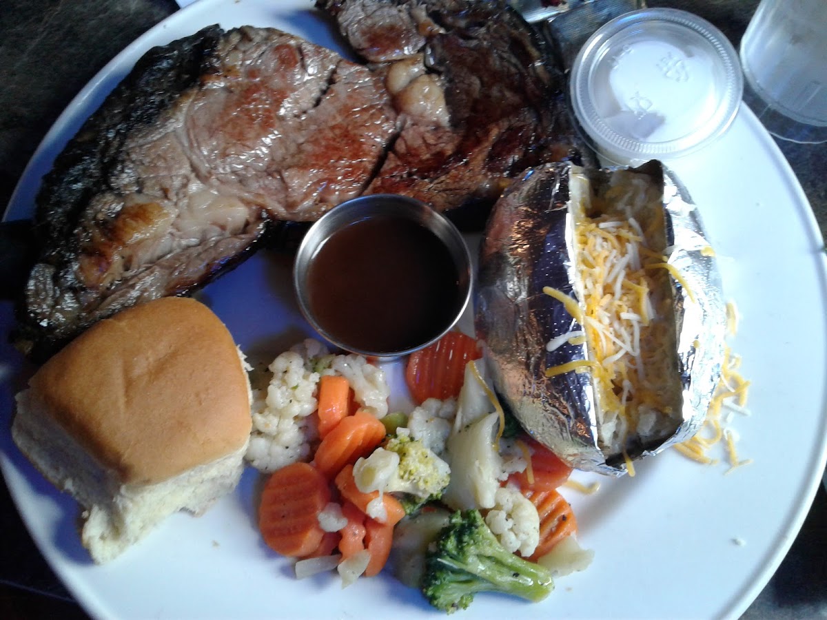 Castle Rock & Roll Bar & Grill-2