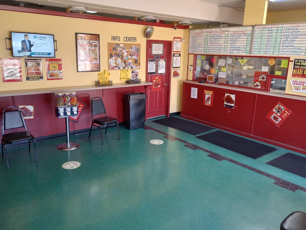 Del's Wings N Things-4