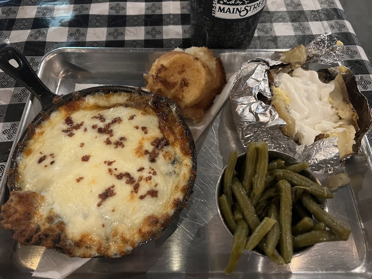 Mama-n-em's Southern Kitchen & Steakhouse-3