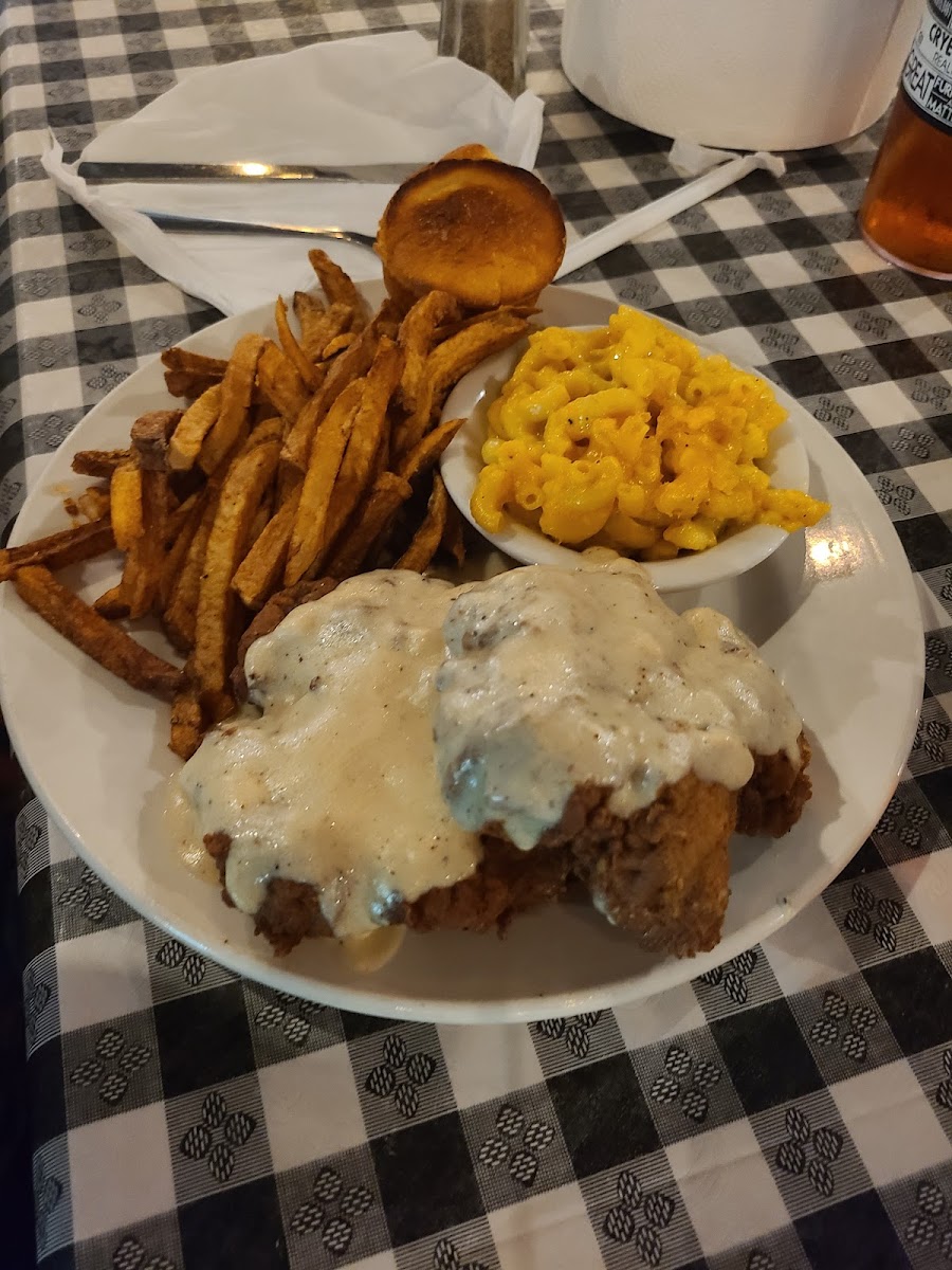 Mama-n-em's Southern Kitchen & Steakhouse-4