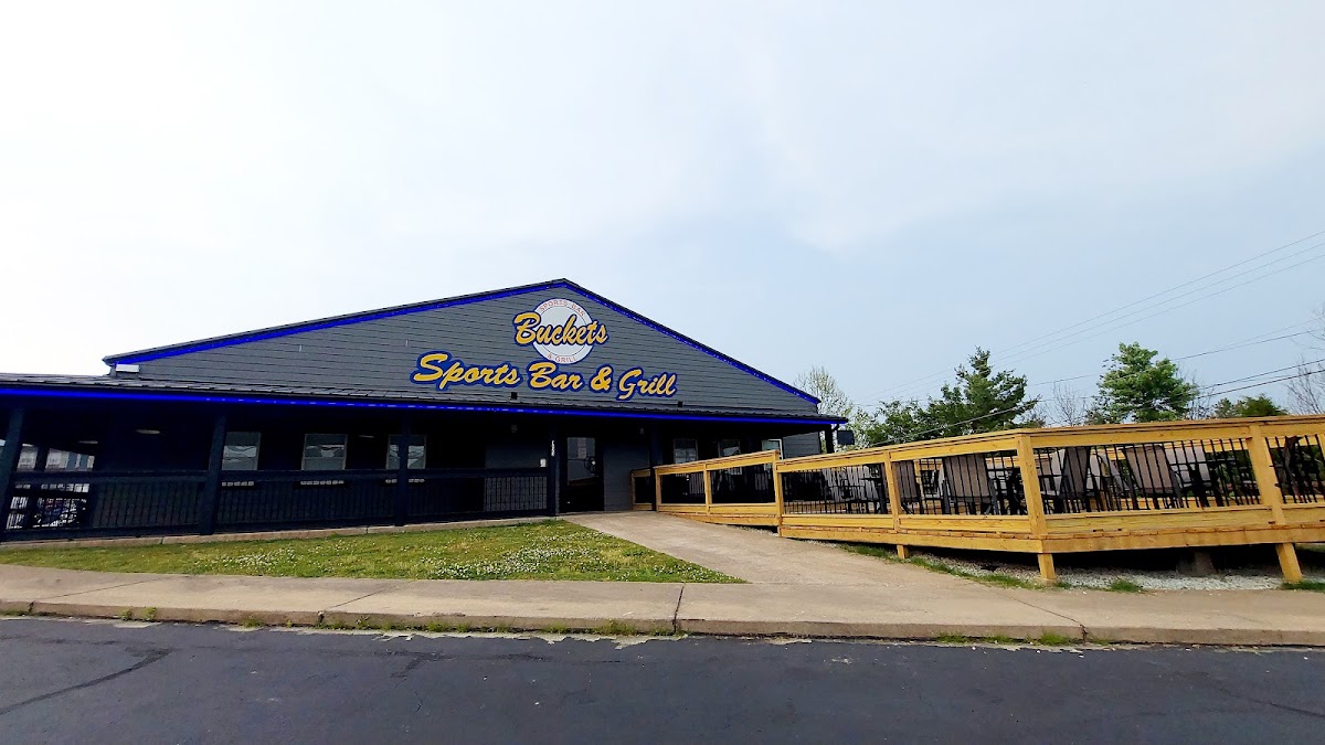 Buckets Sports Bar & Grill