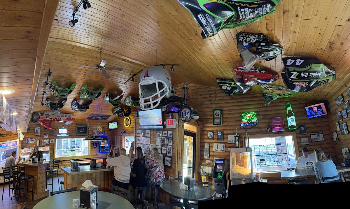 Black Cat Sports Bar & Grill-4