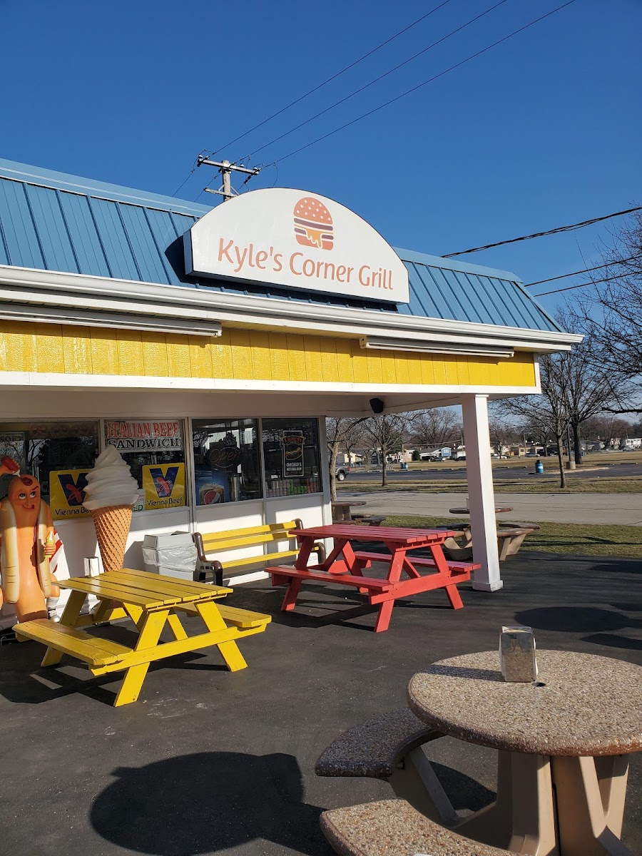 Kyle's Corner Grill-3