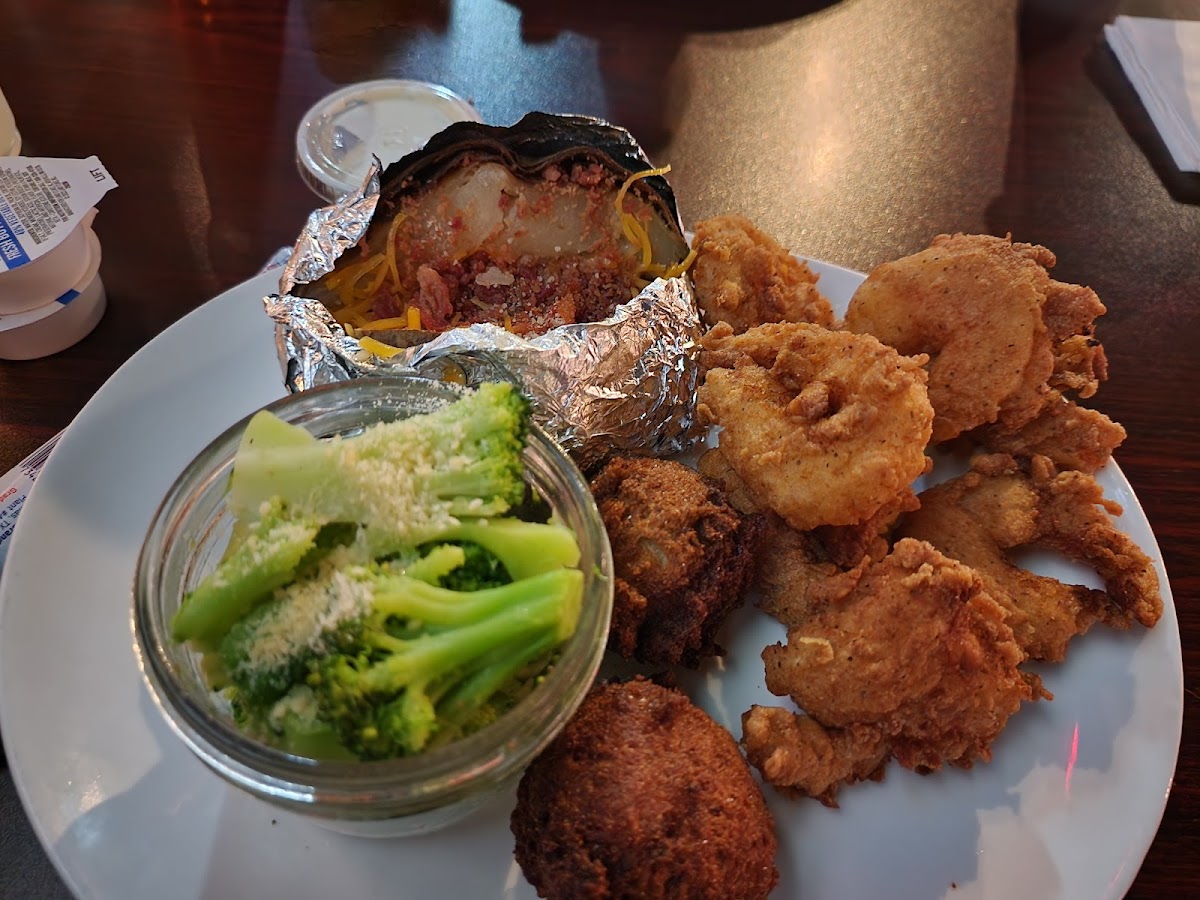 The Vault Eatery And Drinkery-3