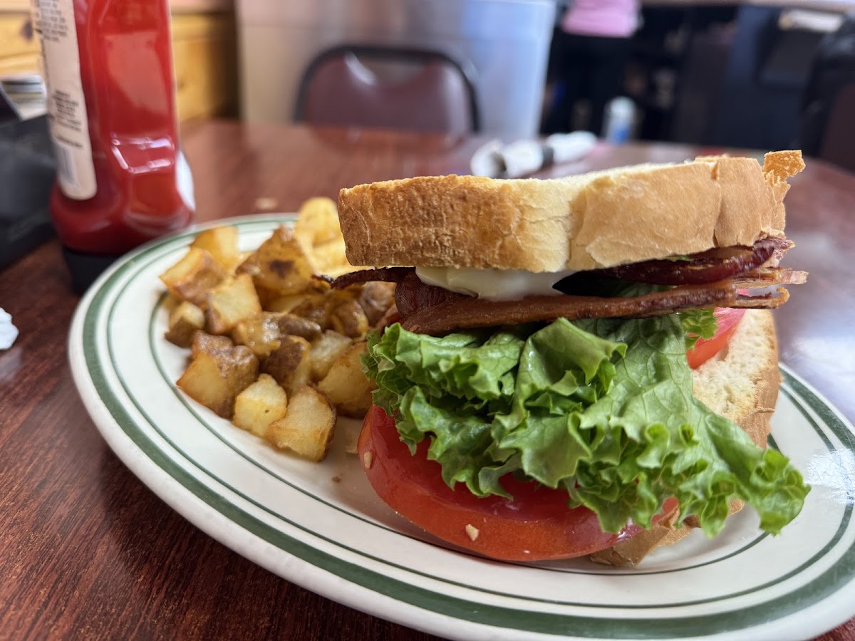 Crystal's Country Diner-4