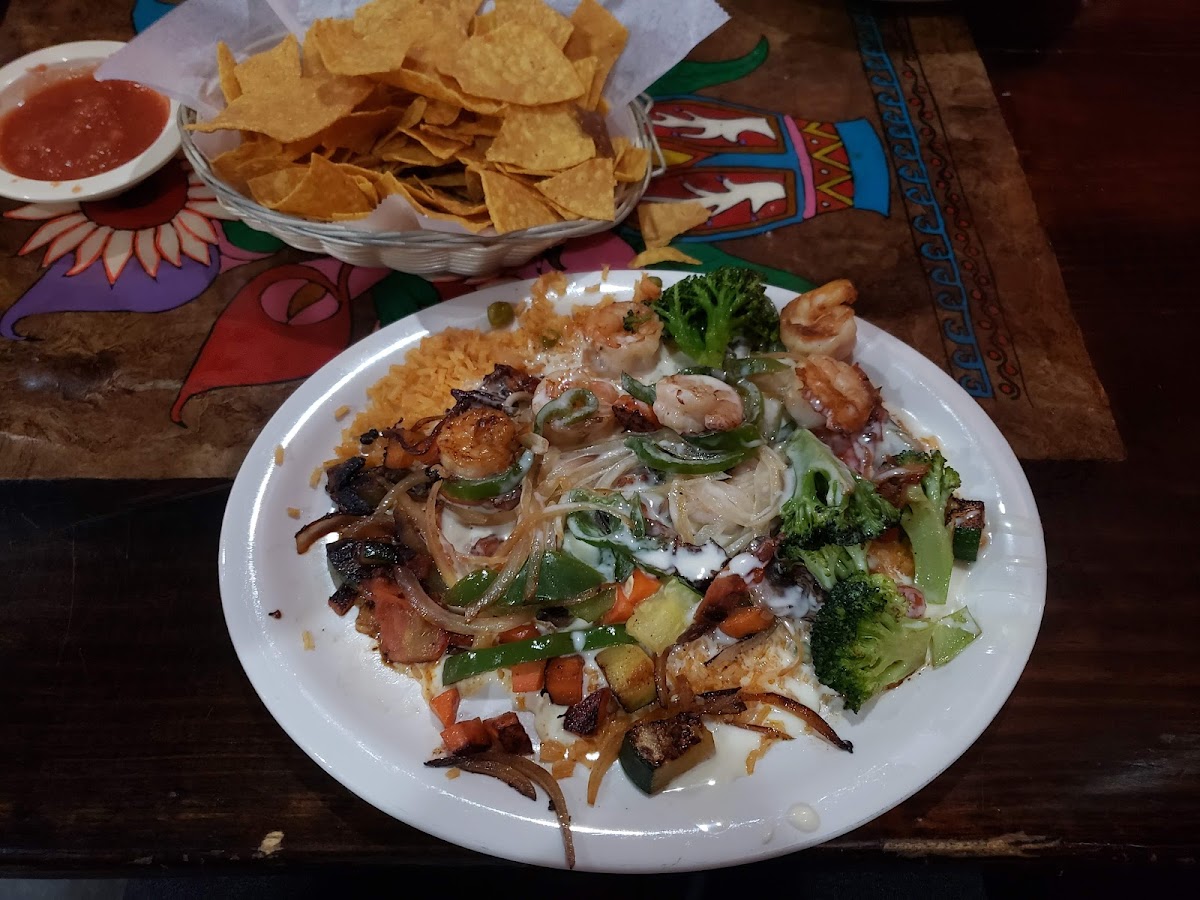 Mucho Kaliente Mexican Restaurant-3