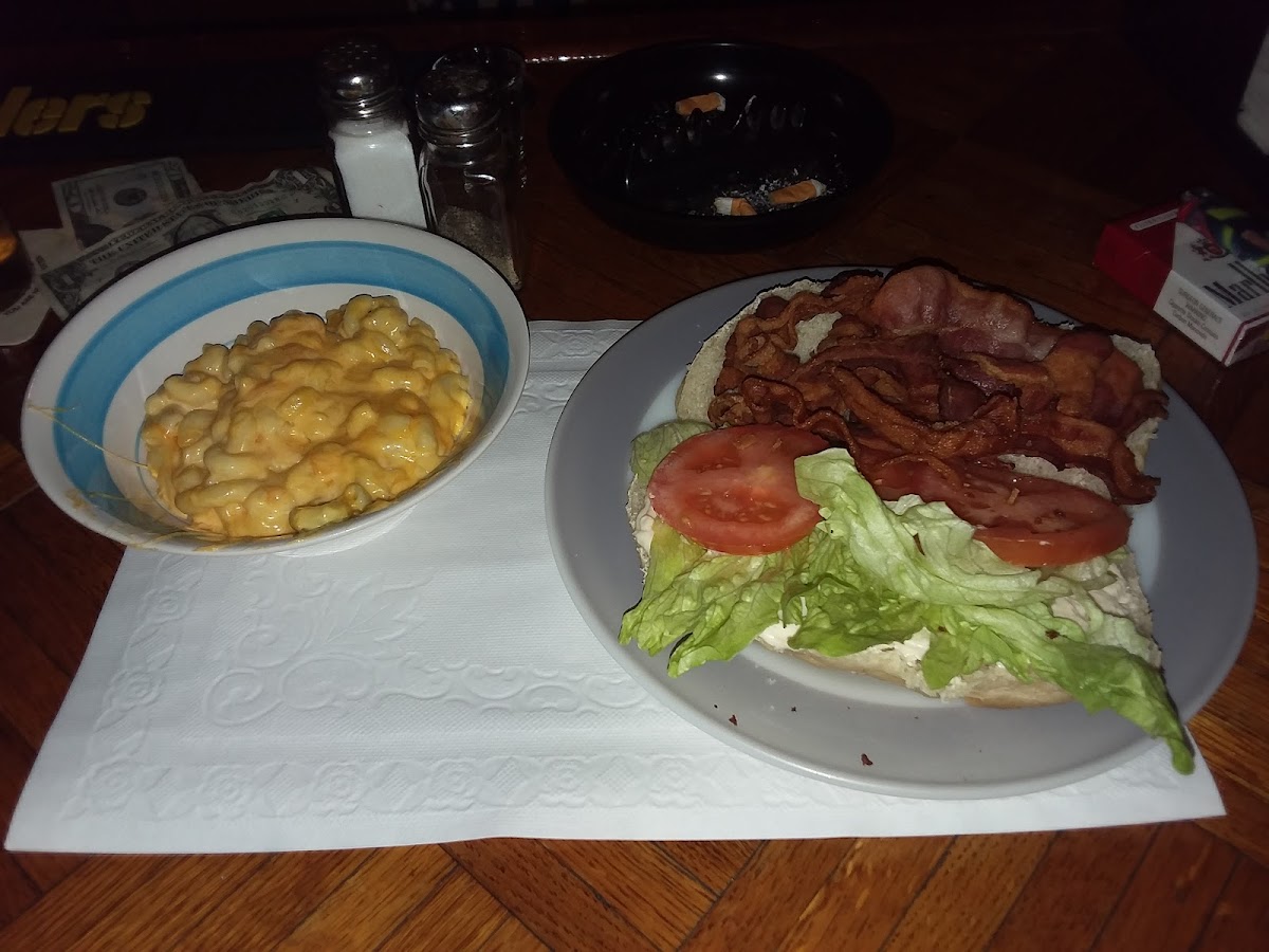 Rocky's Tavern-2
