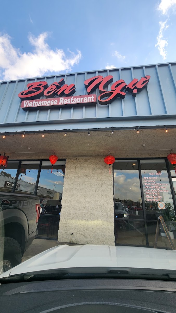 Bến Ngự Restaurant