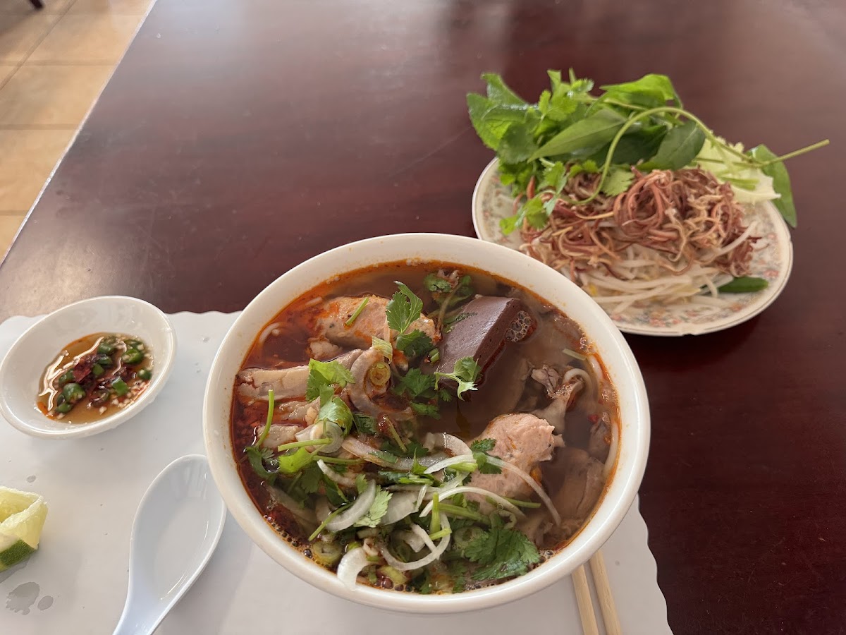 Bến Ngự Restaurant-2