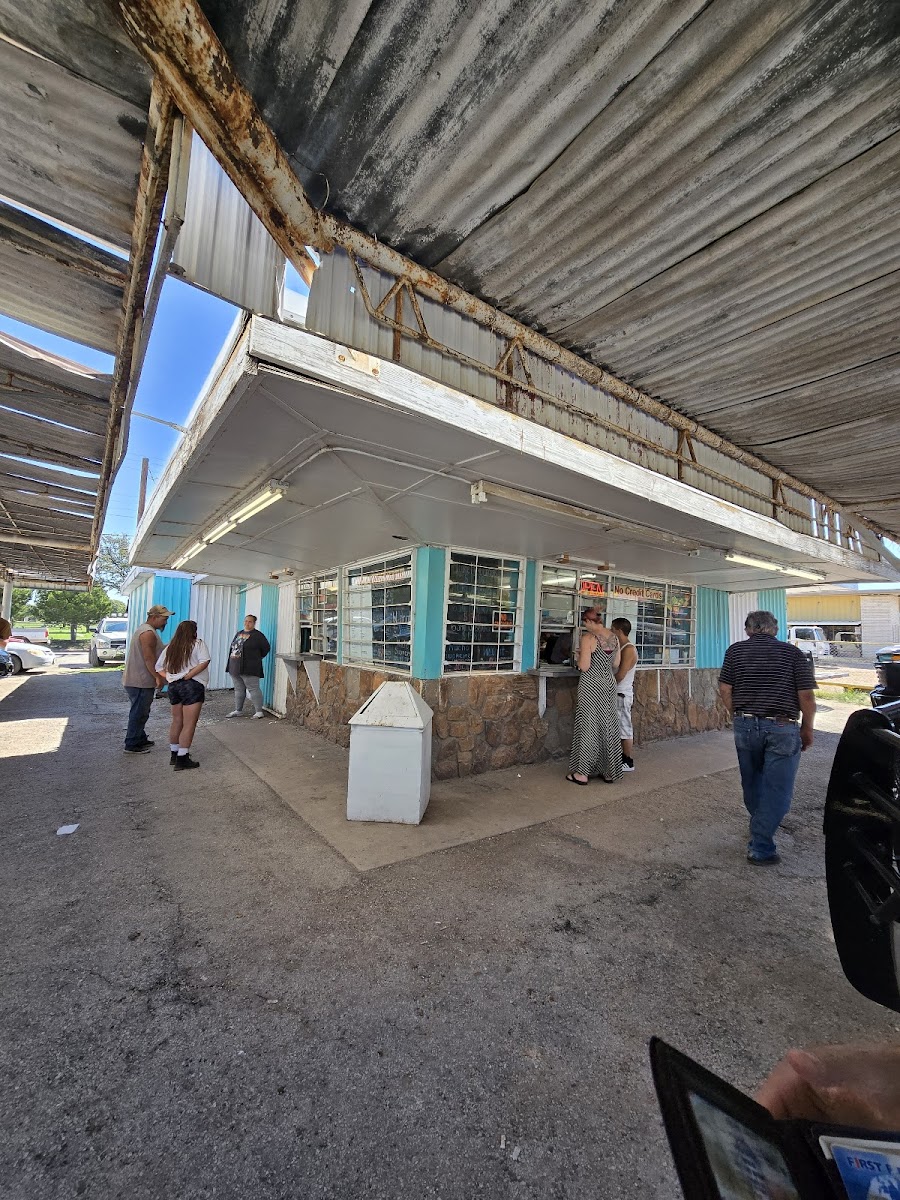 Larry's Better Burger Drive-in-4