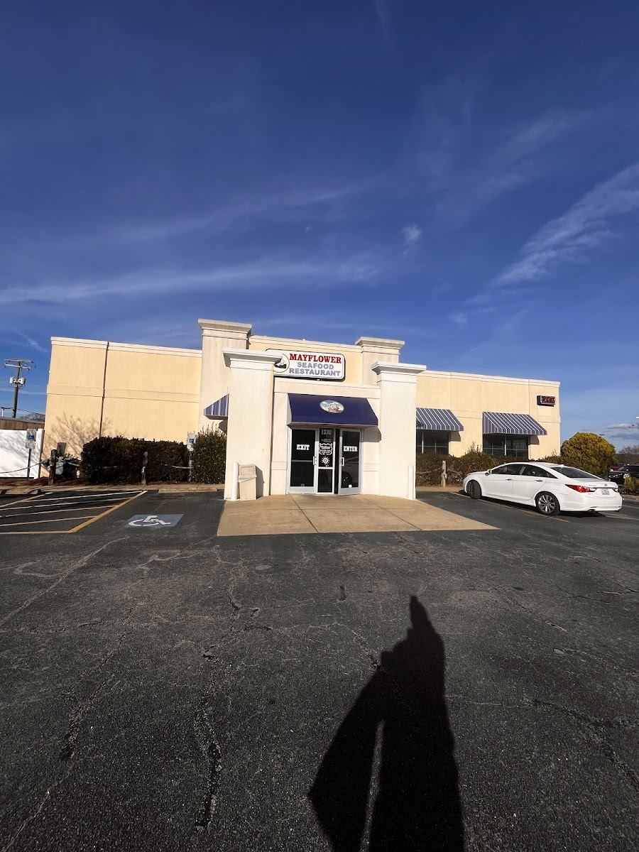 Mayflower Seafood Restaurant Of Roanoke Rapids-3