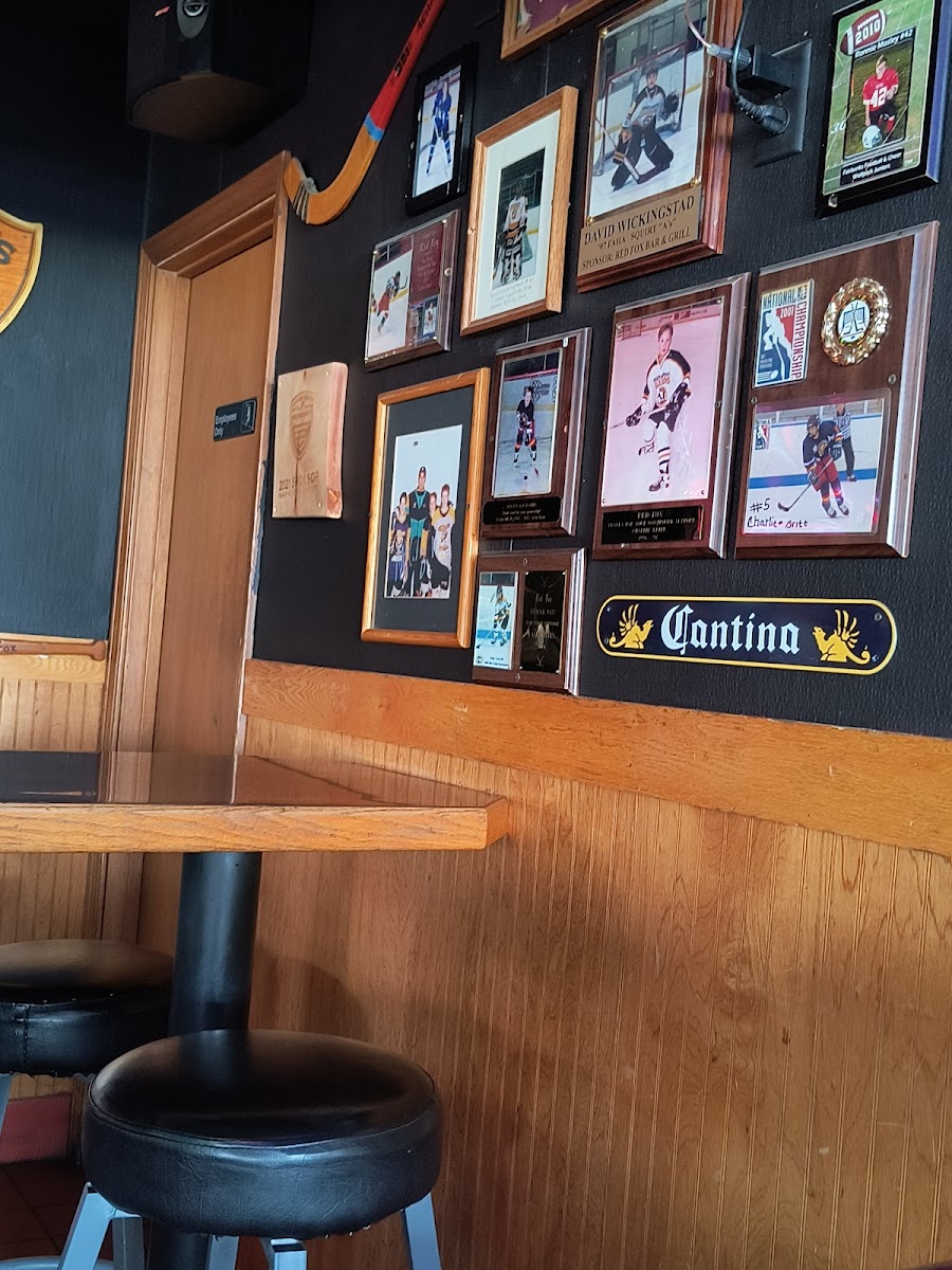 Red Fox Bar & Grill-3