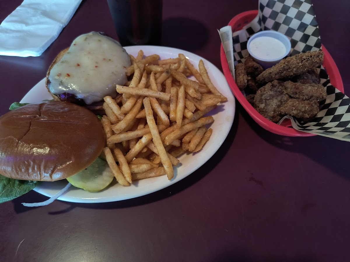 Red Fox Bar & Grill-5