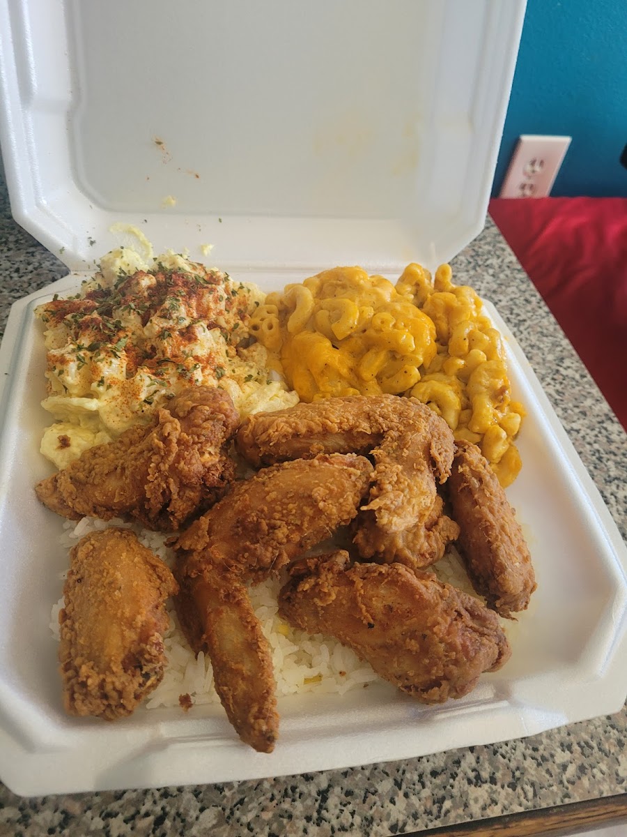 Auntie's Soul Food & More-3