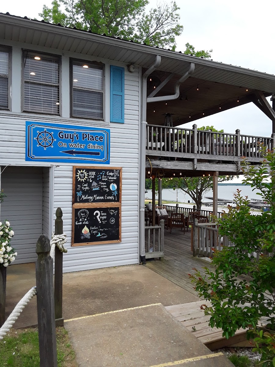 Guy's Place On Water Dining