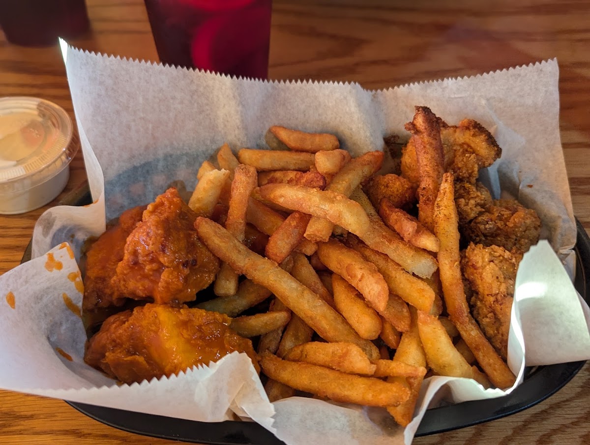 Mojoe's Food & Spirit-3