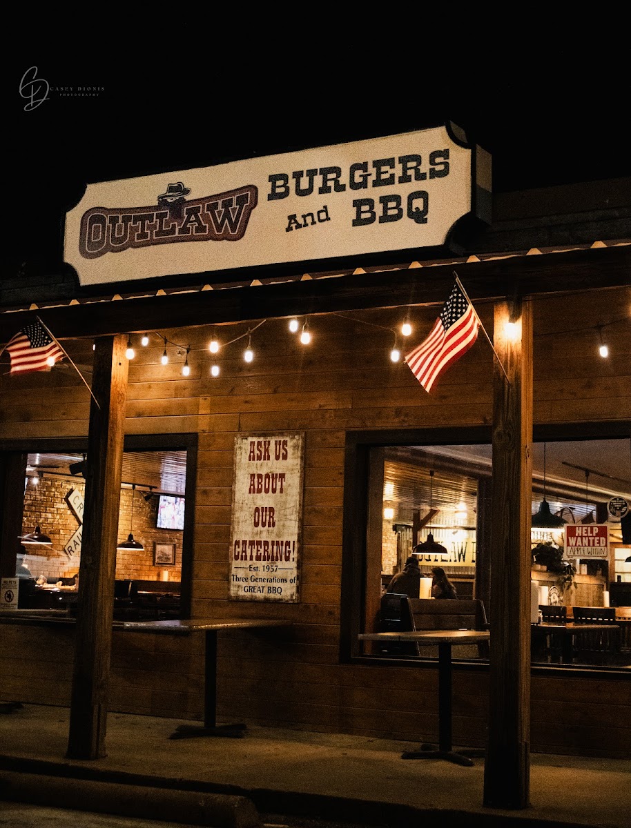 Outlaw Burgers & Bbq