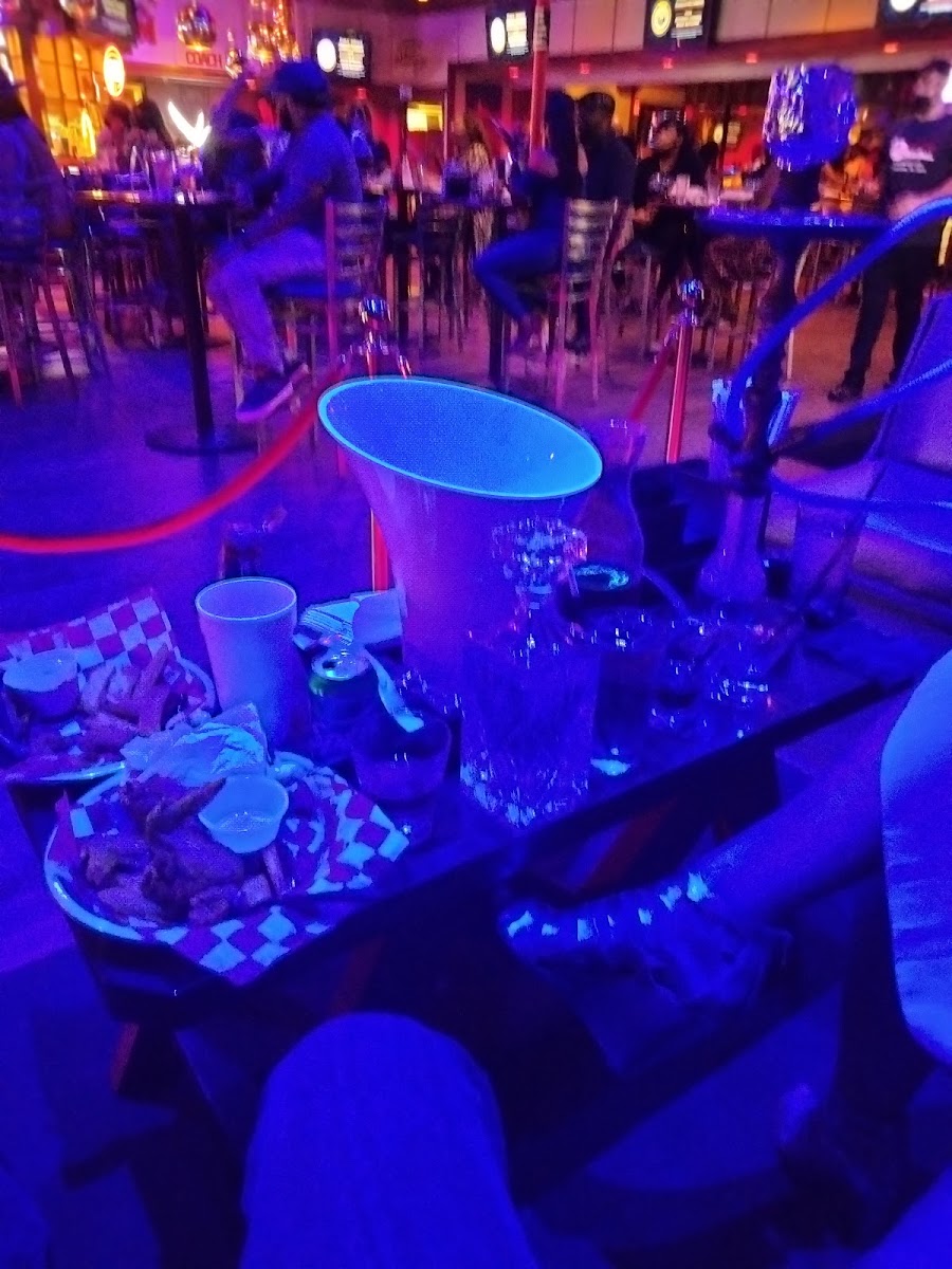 Manhattan Sports Bar & Lounge-5