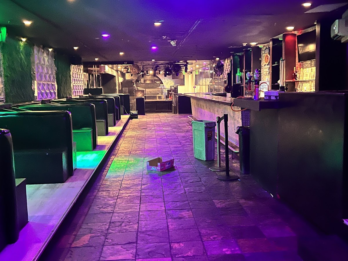 Dream Mega Lounge