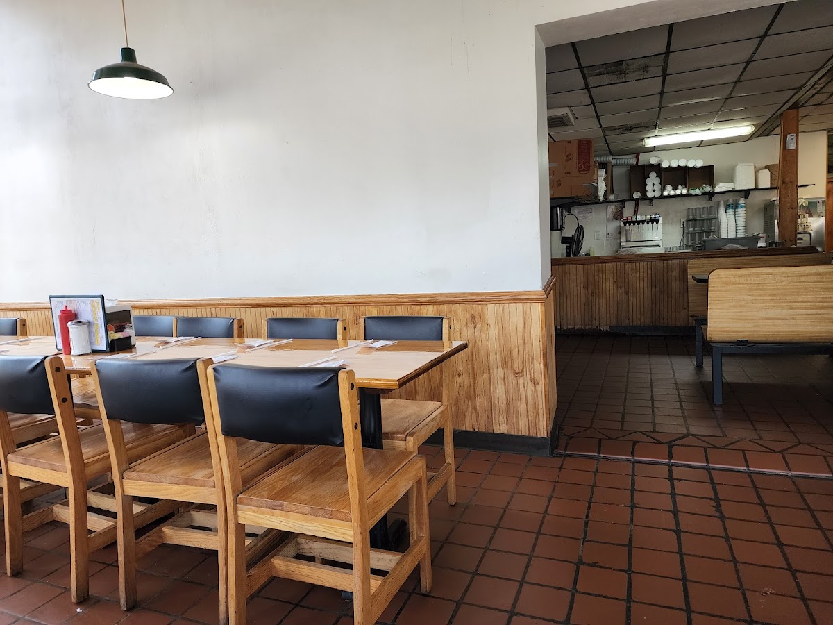 Hometown Bbq & Seafood