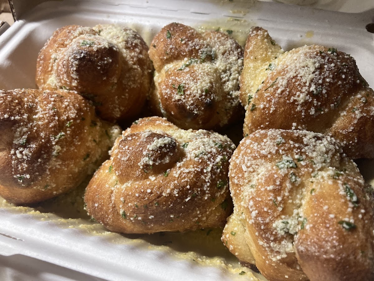 Nonna Dina Pizzeria-5
