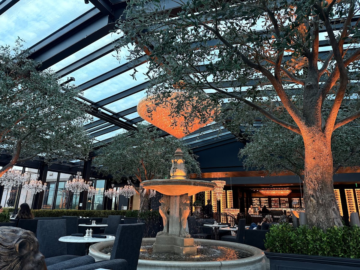 Rh Rooftop Restaurant At Rh Charlotte-5