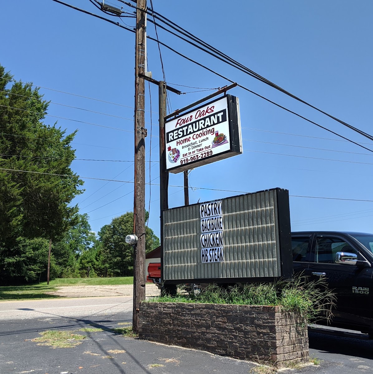 Four Oaks Restaurant & Grill-5